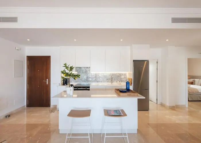 Paraiso Pueblo Deluxe Family Pools Gym エステポナ