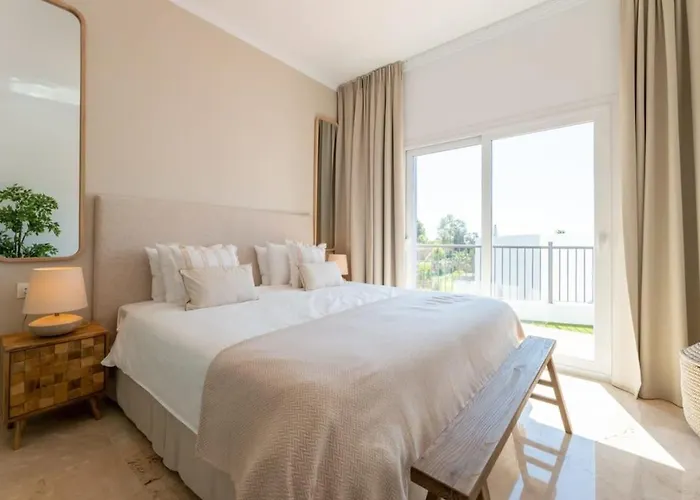 Paraiso Pueblo Deluxe Family Pools Gym * エステポナ