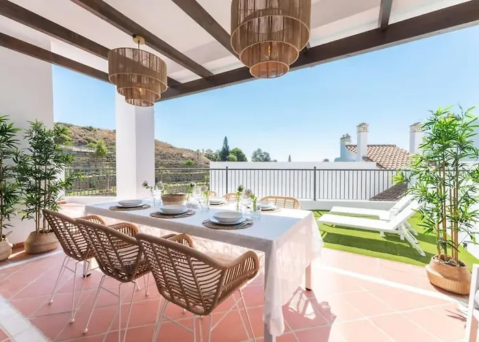 Paraiso Pueblo Deluxe Family Pools Gym エステポナ