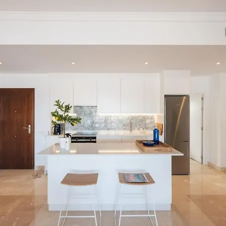 Paraiso Pueblo Deluxe Family Pools Gym إِستيبونا